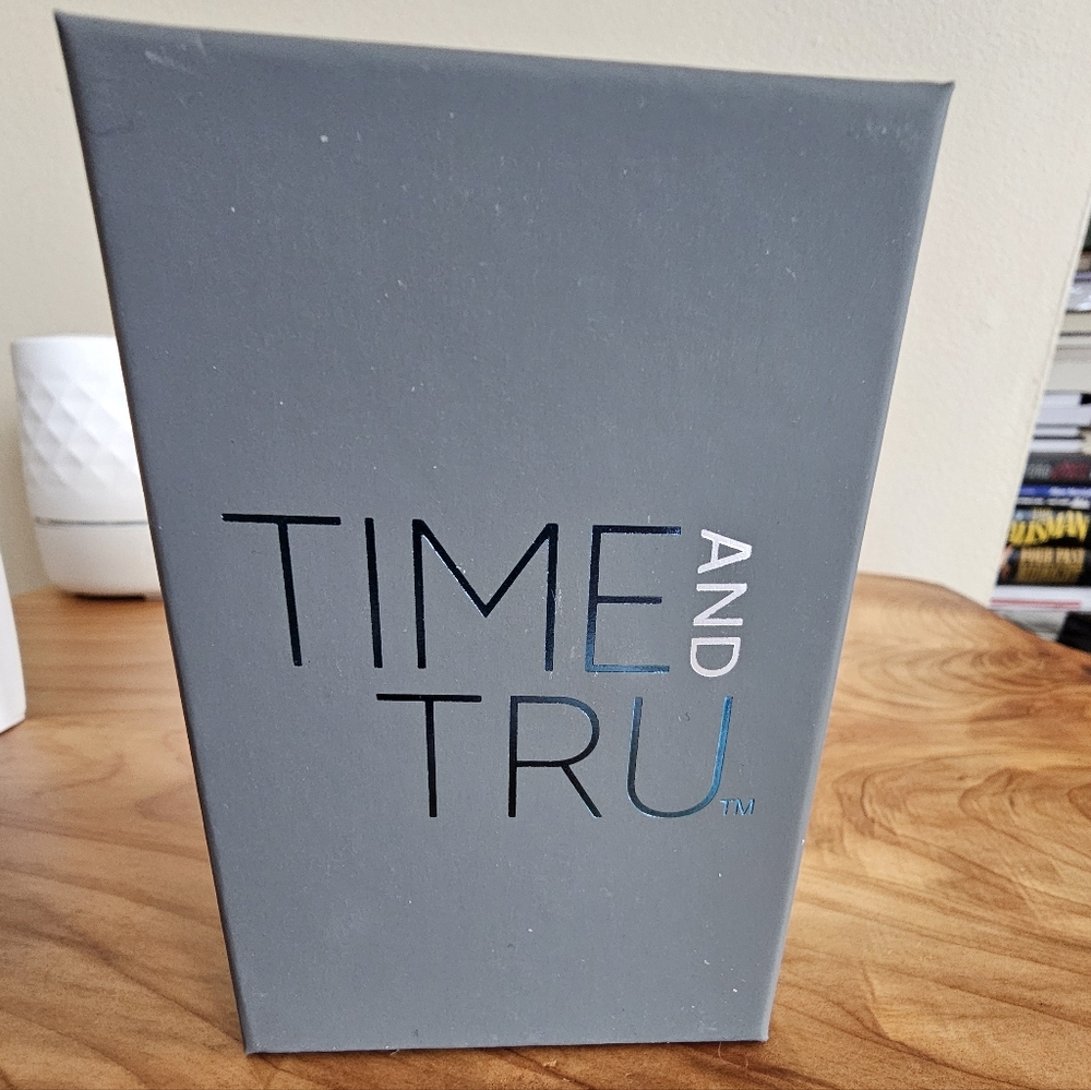 Time And Tru Watch with Bracelet Set - Picture 4 of 4